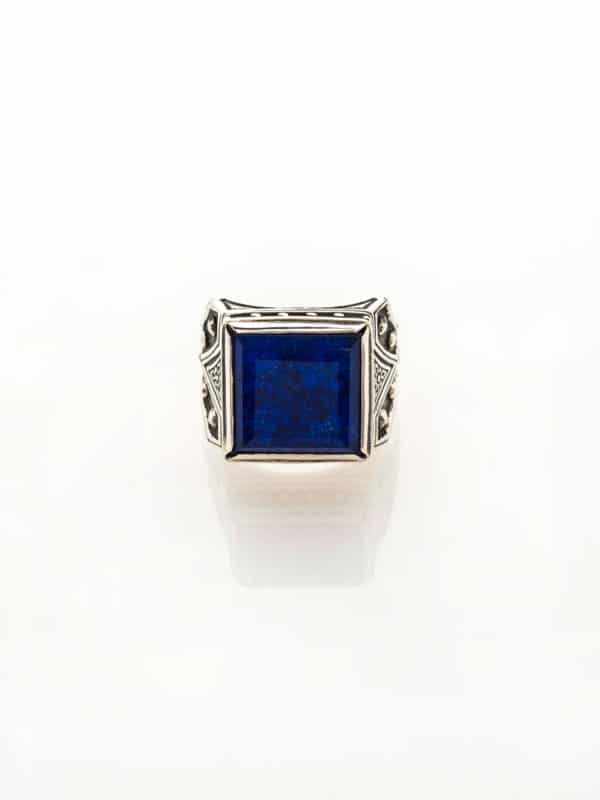 RING WITH DOUBLET LAPIS GEMSTONES