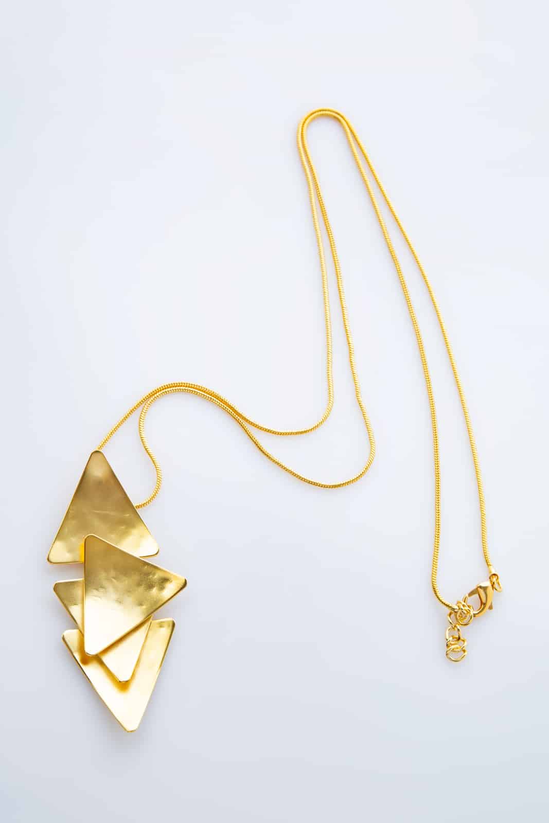 GOLD PLATED NECKLACE TRIANGLES